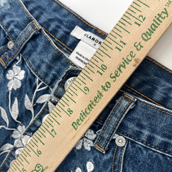 Glamorous Women's Blue Denim Shorts Floral Embroidery Distressed Cuffed Size M - Picture 7 of 8